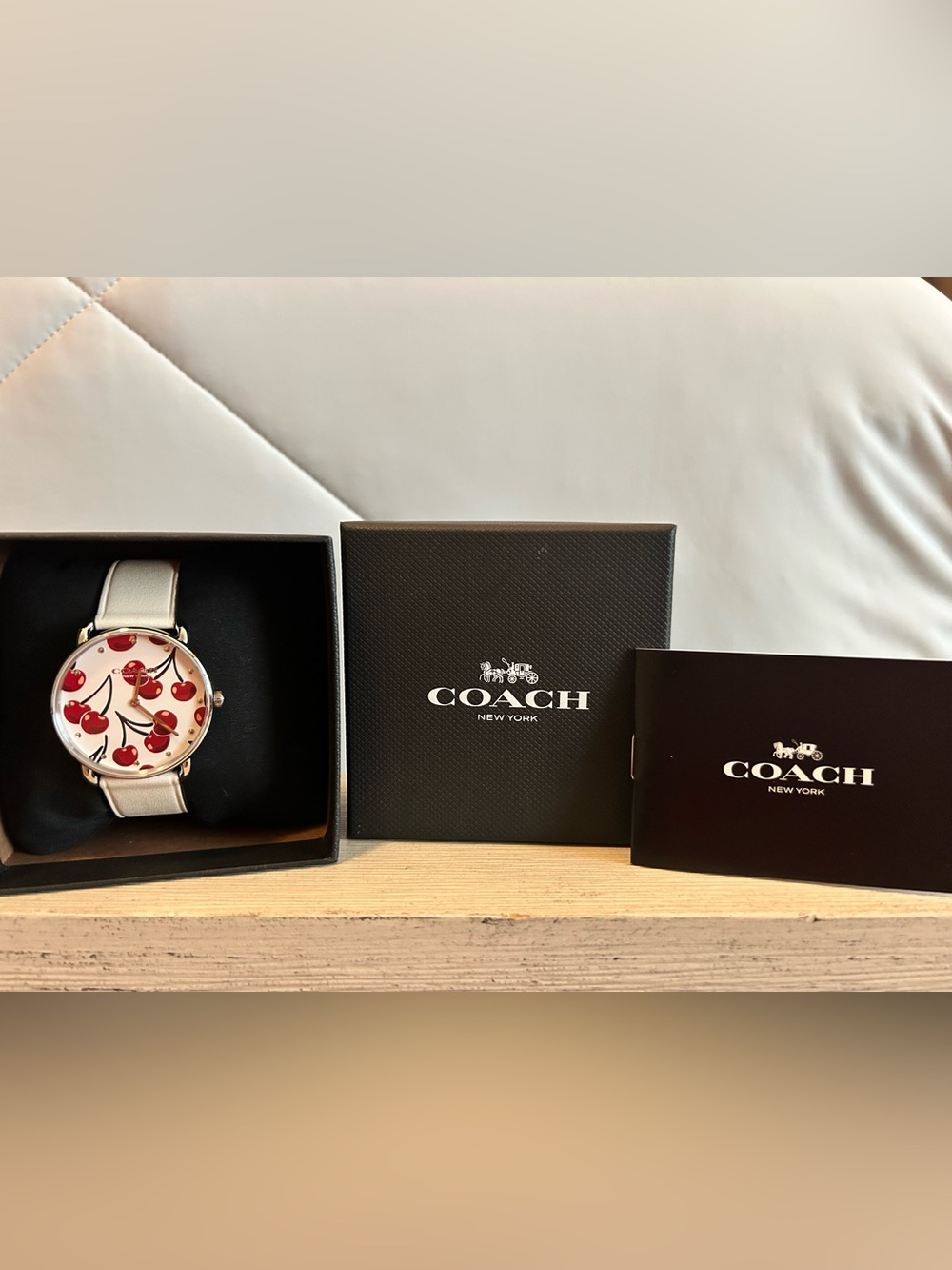 COACH Elliot Cherry Dial White Leather Strap Watch 36mm 14504518, new in box